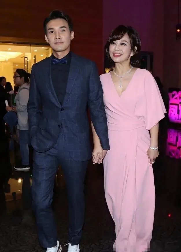 都说陈松伶是心酸儿媳,她在婆婆面前真的有那么可怜吗?