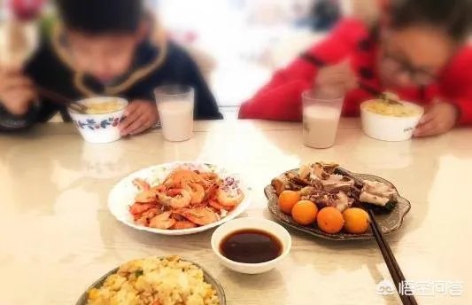 浙江义乌的80后辣妈,为孩子做百变早餐成网红,你怎么看?