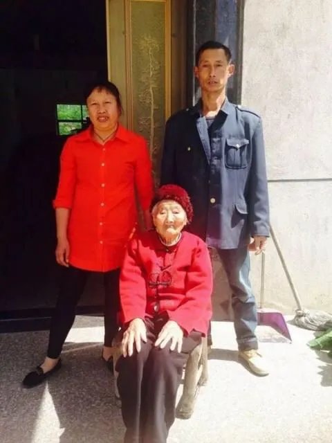 上海百岁老人突破3000,女性占73.98%,她们的长寿秘诀是什么?