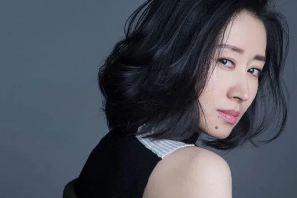 刘敏涛为什么能靠综艺节目表演中的表情管理再次爆红?