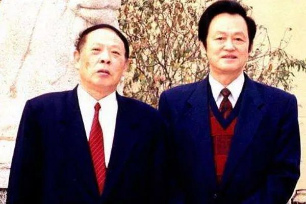 毛泽覃的儿子贺麓成(毛岸成)简历