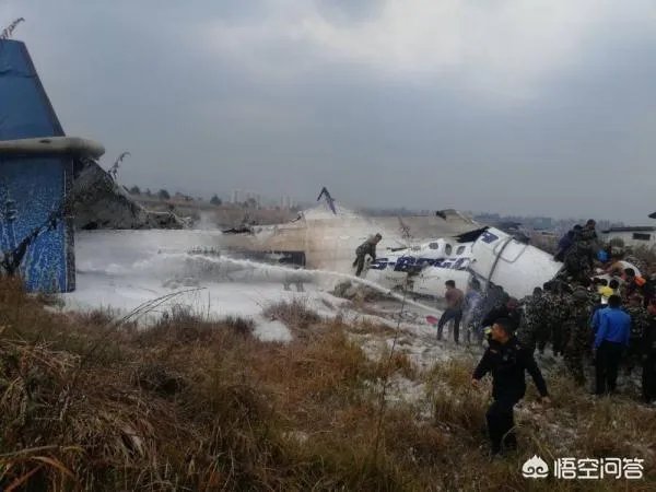 对于刚刚发生的孟加拉国客机失事事故,你有什么看法?