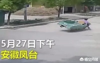 民警扶大妈被讹,大妈该得到谅解吗?