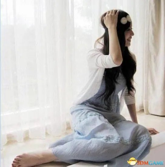深大校花温健婷新旧照片对比:青涩退去变优雅