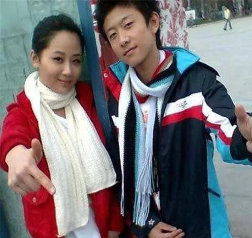 如何看待”杨紫为张一山庆生的文案“,一山曾宣称:愿为你背叛全世界,相爱就那么难吗?