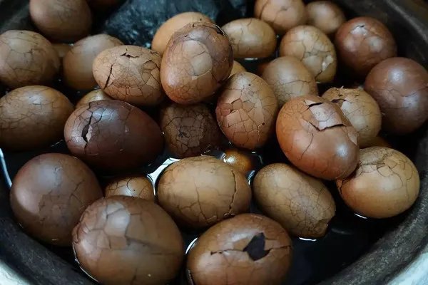 为什么部分台湾人误以为大陆人吃不起榨菜和茶叶蛋?