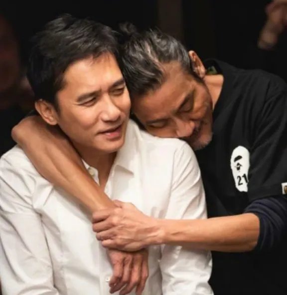 王俊凯刘昊然胡先煦同游迪士尼,娱乐圈你不知道的友情?