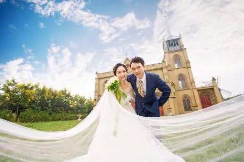 婚纱照拍照姿势技巧推荐 教你如何拍出唯美的婚纱照片