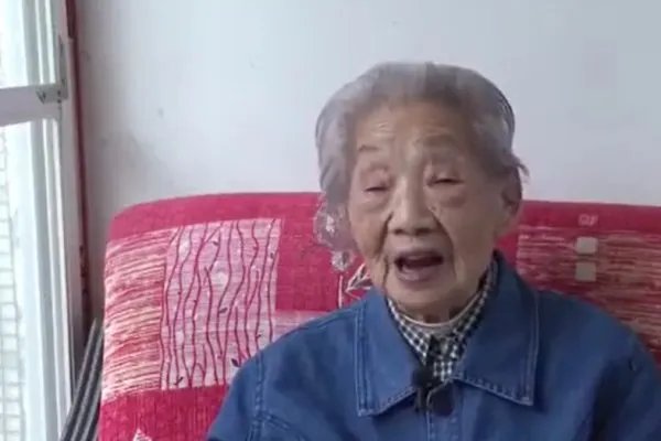 上海百岁老人突破3000,女性占73.98%,她们的长寿秘诀是什么?