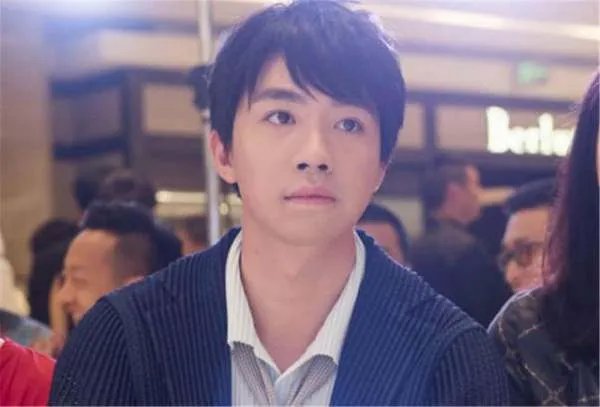 《八佰》的主演有谁?