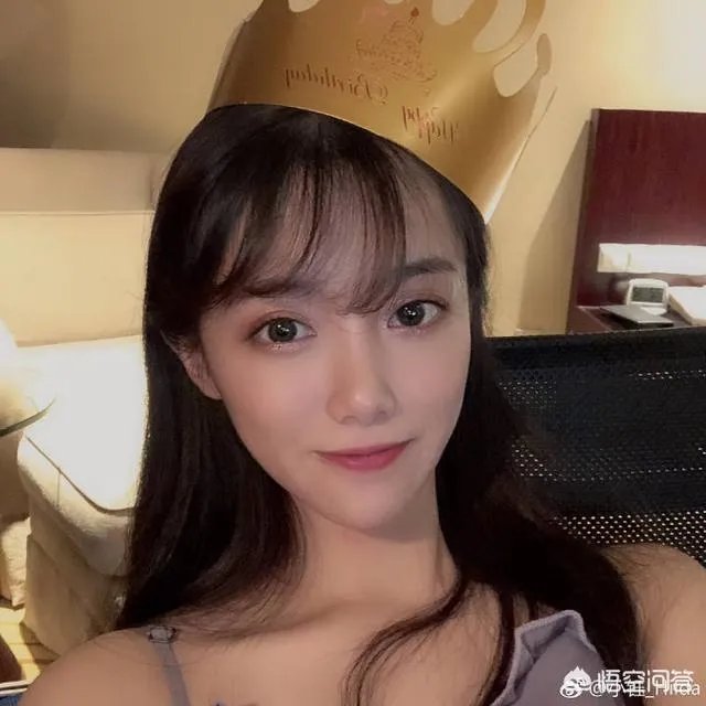 英雄联盟Rookie女友小钰被扒黑历史,曾抛弃重病男友还上过相亲节目,你怎么看?