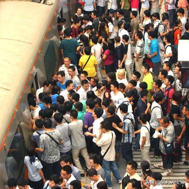 为什么学历不值钱,但是学区房很值钱?