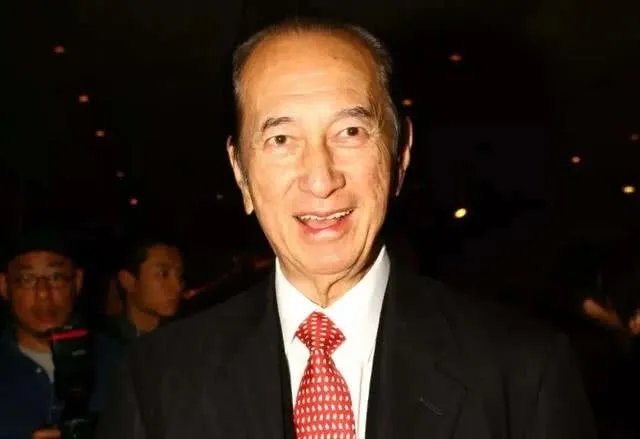 何鸿燊仍未下葬全家难办喜事,死去这么长时间,为何不下葬?