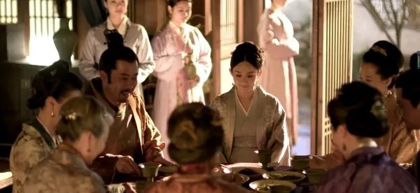 知否:明兰迎接王家人回家,为什么康姨母主动提起蓉姐?她有什么样的目的?