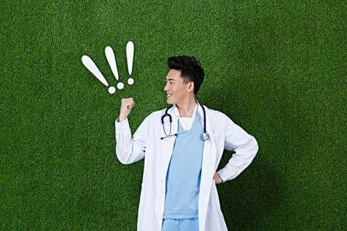 23岁医学生跪地边哭边救人,医生到底有多辛苦?