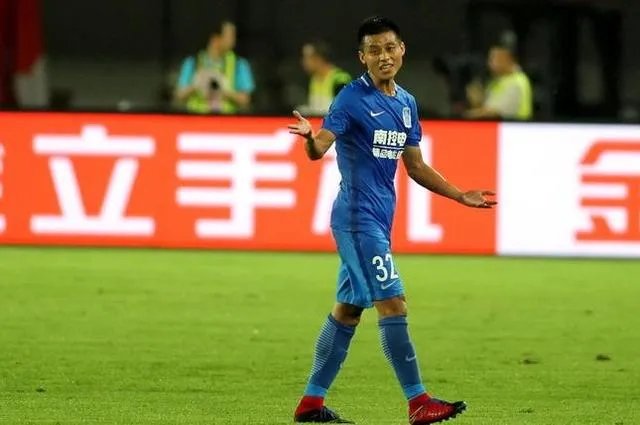 足协杯,恒大7-2逆转10人富力晋级,从首轮的2-4失利到昨天的逆转,恒大做出了哪些调整?