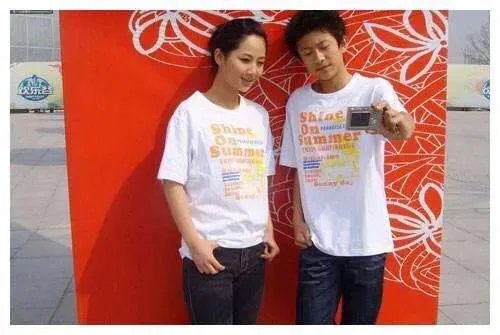 如何看待”杨紫为张一山庆生的文案“,一山曾宣称:愿为你背叛全世界,相爱就那么难吗?