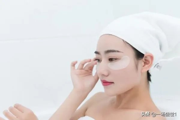 水晶眼膜怎么贴?