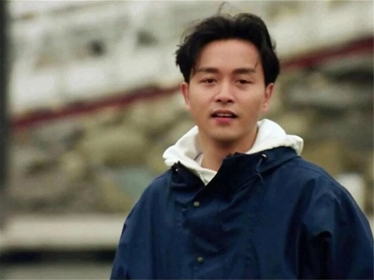 张国荣虽然去世很多年,但是唐唐每年都会悼念,你是怎么看待这段感情的?