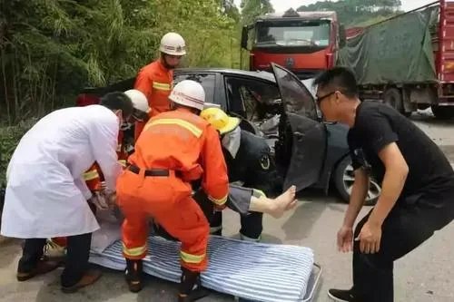 大连车祸司机已被抓获