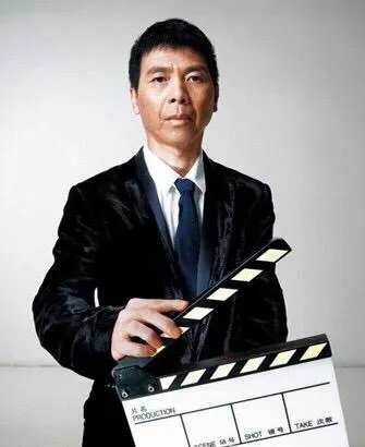 冯小刚作为导演和演员有哪些成就,值得他整天咋咋呼呼的?