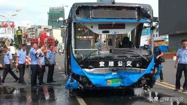 贵州公交车坠胡事件中，司机有没有责任？