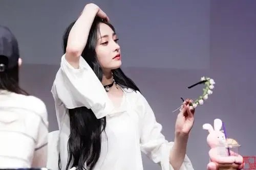周洁琼发长文告别《爆裂舞台》,她现在的表演为何越来越没自信了呢?