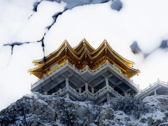 老君山冬天的雪景好看吗?