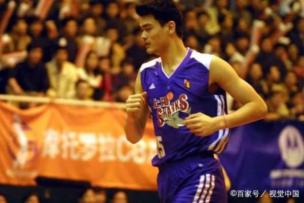 43分22篮板堪比姚明,王哲林反超22分逆转比赛,后来怎样?