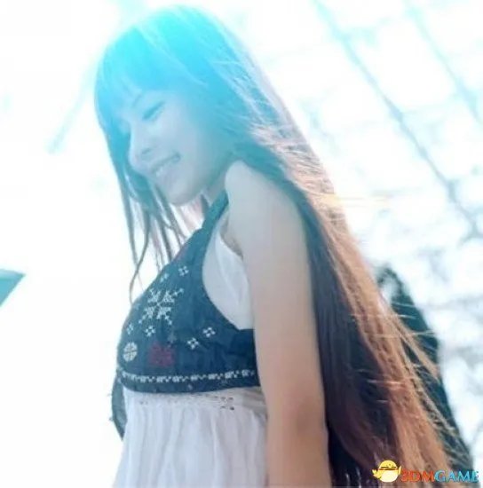 深大校花温健婷新旧照片对比:青涩退去变优雅