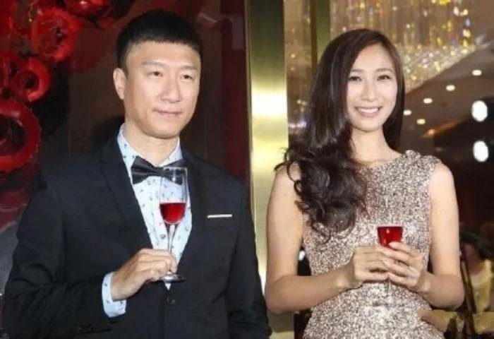丁嘉丽年轻时候图片 和孙红雷年龄差几岁