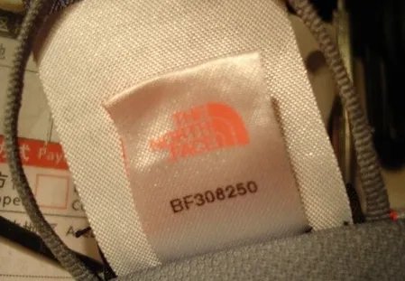 essentials羽绒服怎么看真假