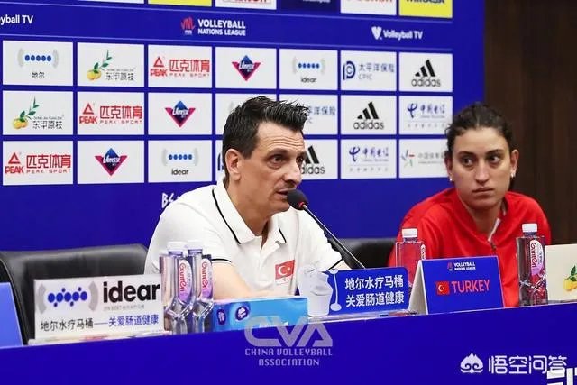 中国女排3-0横扫排行榜第一的土耳其队,对这场比赛有何评述?