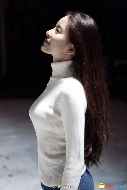 深大校花温健婷新旧照片对比:青涩退去变优雅