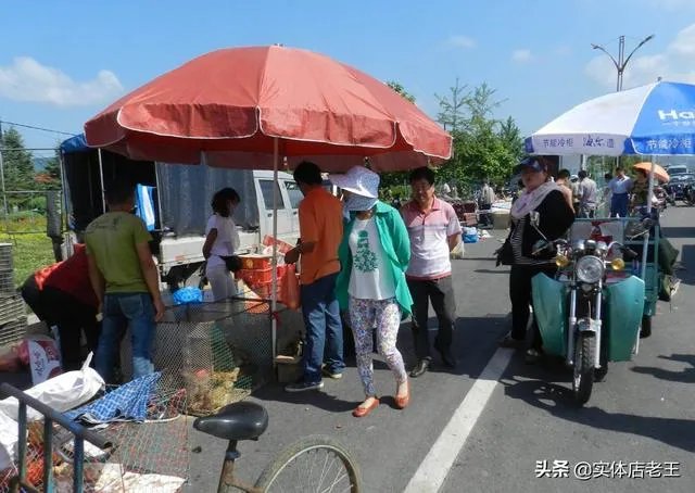 民警、公务员、辅警、教师可以摆地摊吗? 算不算违规?