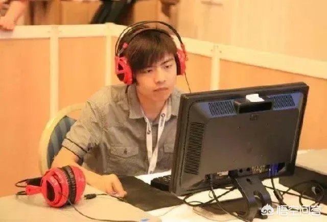 dota burning和曾经的zsmj谁是第一c?