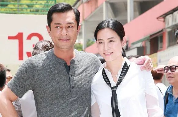 港媒报道古天乐将与萱萱结婚,为什么那么多的明星结婚都很晚?