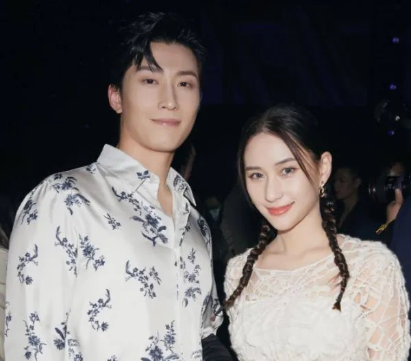 何超莲和窦骁迟迟不结婚,网友吐槽两人早晚要分,何超莲是如何霸气回怼的?